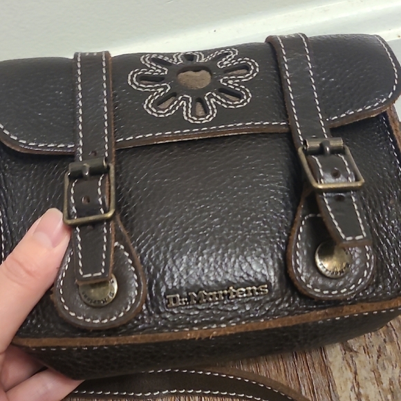 Dr. Martens Dunnet Floral Cut Crossbody 8" Satchel - Picture 3 of 8